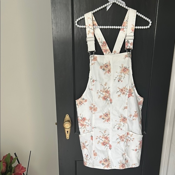 SOLD - No Boundaries White Floral Dress - Picture 1 of 3